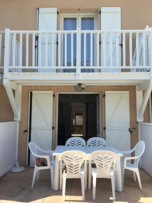 T3 En Duplex Avec Grande Piscine Apartment *
