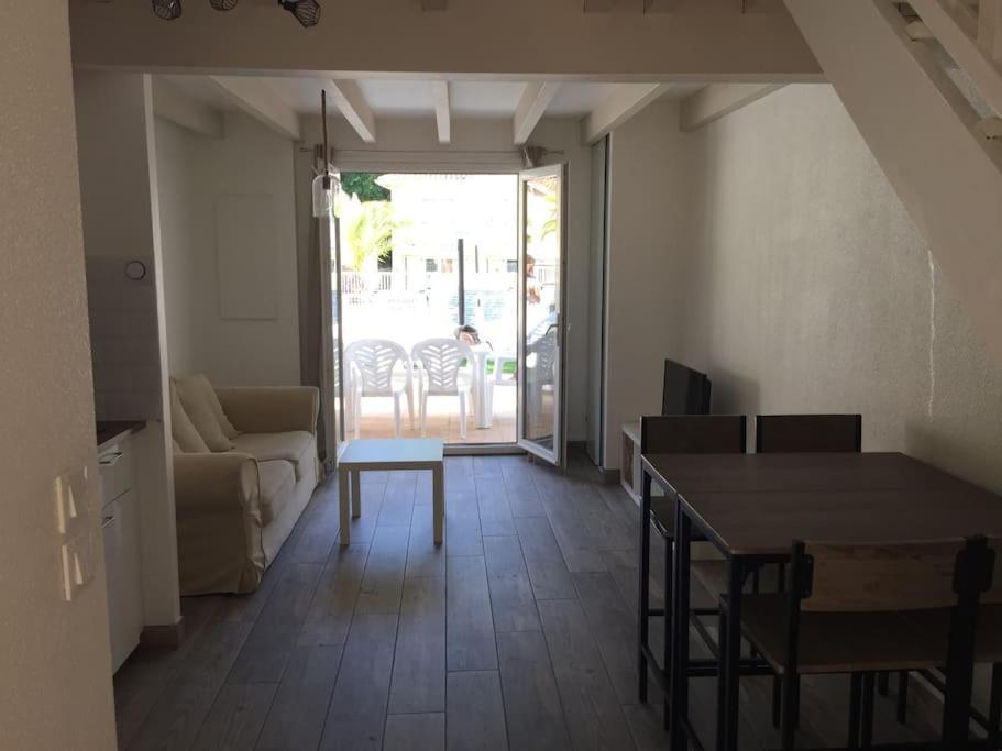 T3 En Duplex Avec Grande Piscine